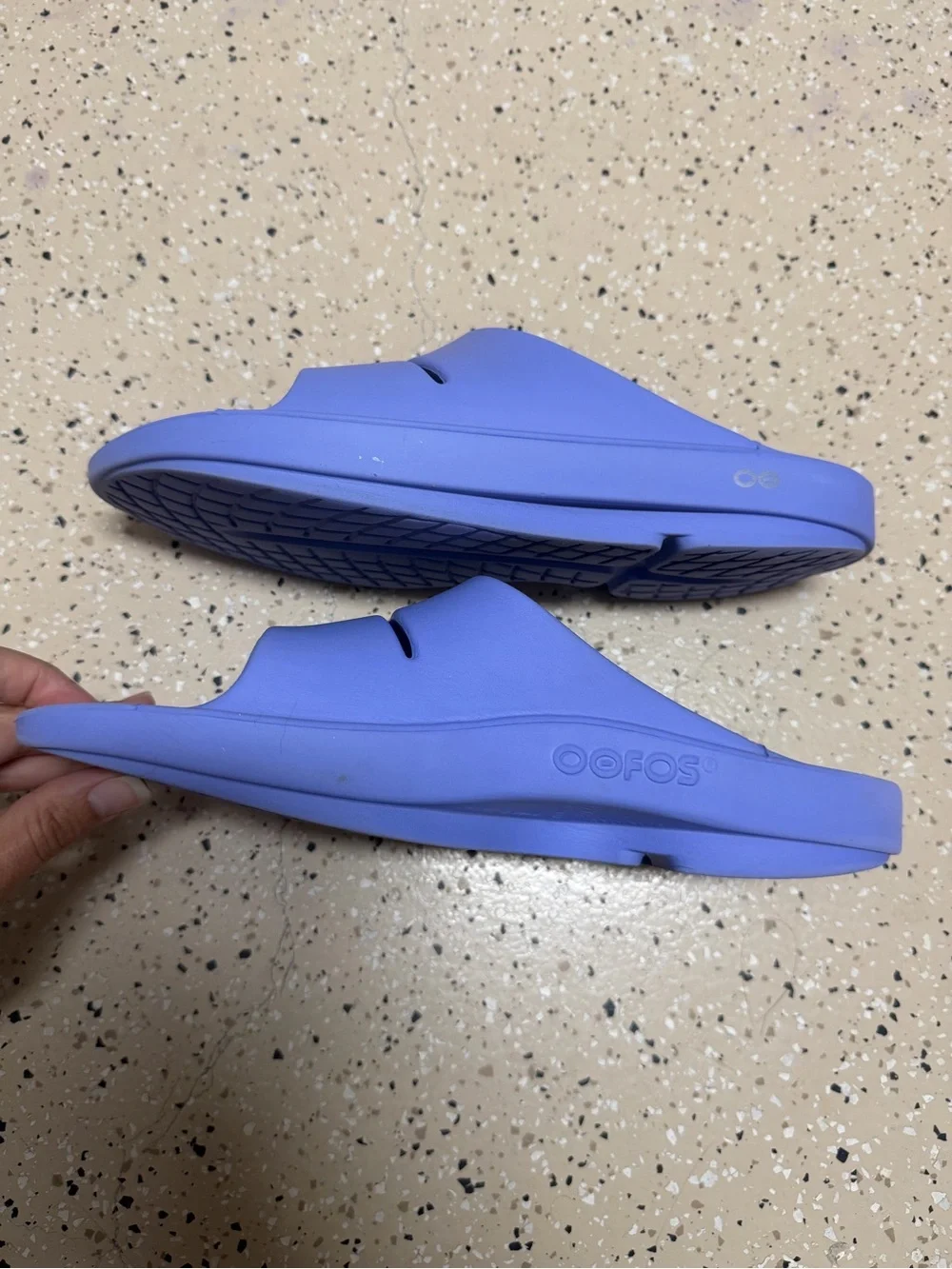 OOFOS lighter blue